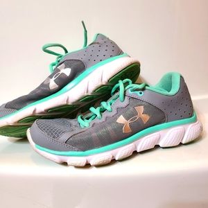 Women's Size 7 Under Armour Shoes